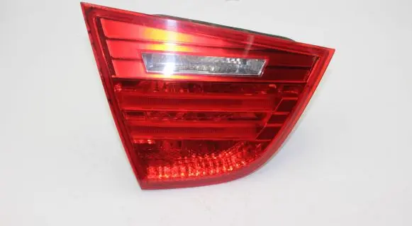 BMW 3 E90 E91 Tailgate rear/tail lights 7154155