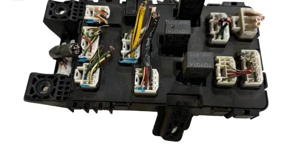 Toyota Avensis T250 Fuse box set 8273005010 213203061200