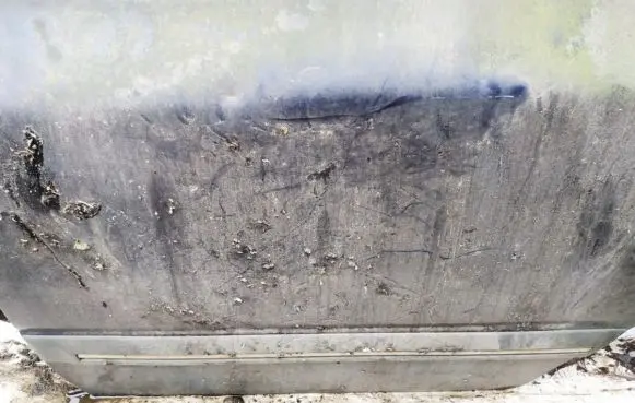 Rear door trim (molding)