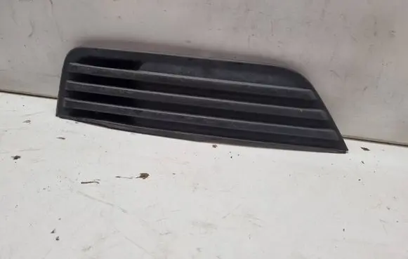 Ford Focus Front bumper lower grill 4M5119953BE