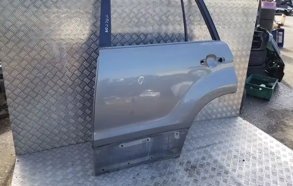 Suzuki Grand Vitara II Rear door