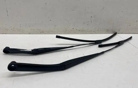 Hyundai Tucson IV NX4 Windshield/front glass wiper blade 