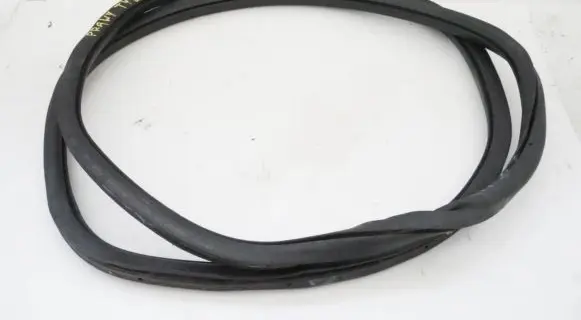 Volkswagen Golf Plus Trunk rubber seal (body) 