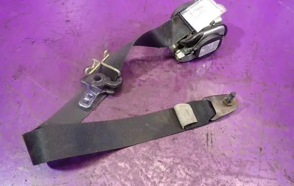 Ford Fusion Front seatbelt