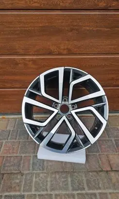 Volkswagen Golf VIII R18 alloy rim 5H0601025K