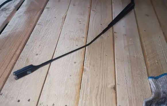 Skoda Octavia Mk3 (5E) Front wiper blade arm
