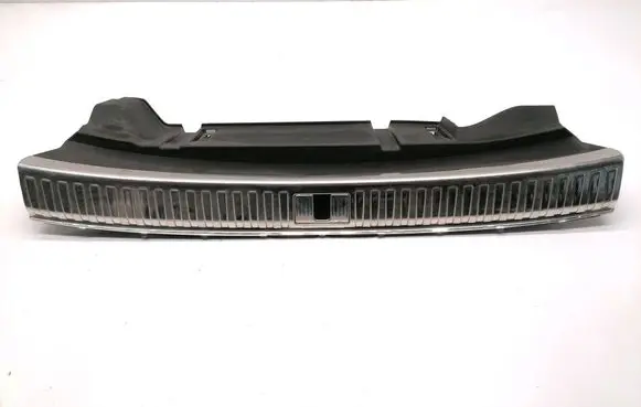 Audi e-tron Tailgate/trunk side cover trim 4KE863471