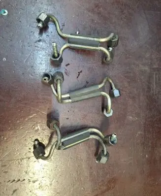BMW X5 E53 Fuel injector supply line/pipe 