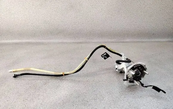Mercedes-Benz E W212 Fuel level sensor A2124701394AOP1500 A2124701394