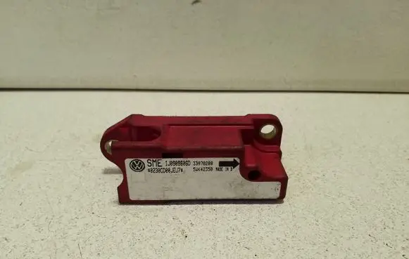 Volkswagen Golf IV Airbag deployment crash/impact sensor 1J0909606D 5WK42350