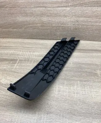 Volkswagen Crafter Front bumper lower grill 7C0807246