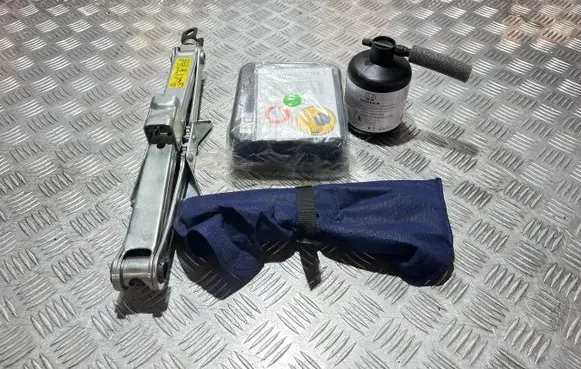 Honda HR-V Tire air pump compressor DG21287