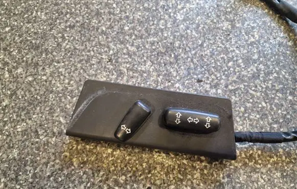 Volvo XC70 Seat control switch 