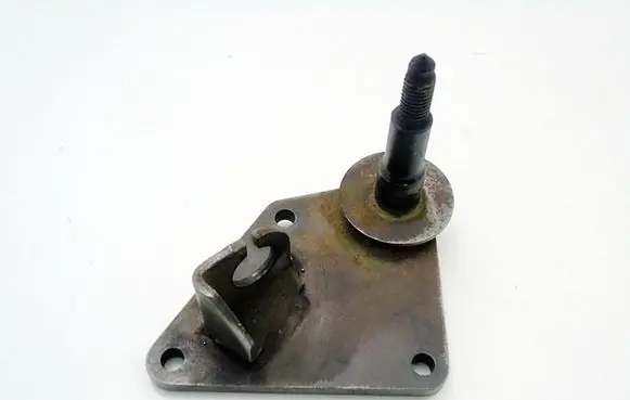 Peugeot 206+ Gearbox mounting bracket
