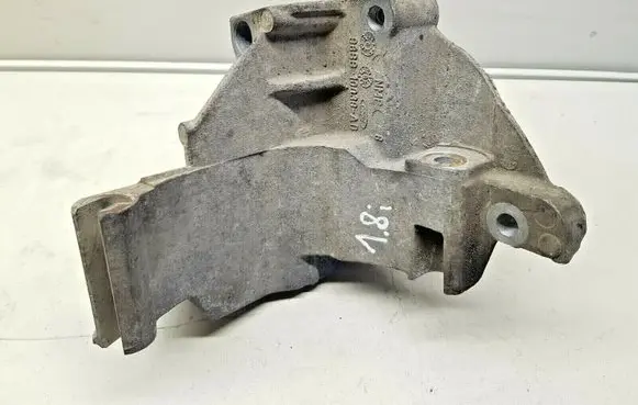 Ford Focus Engine mounting bracket 98BB10039AD