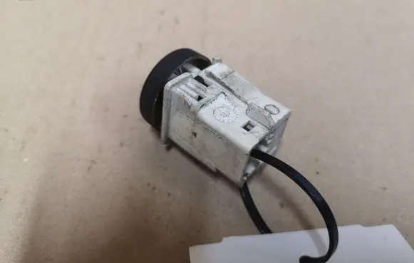 Peugeot Partner Windscreen/window heater switch 9644851077