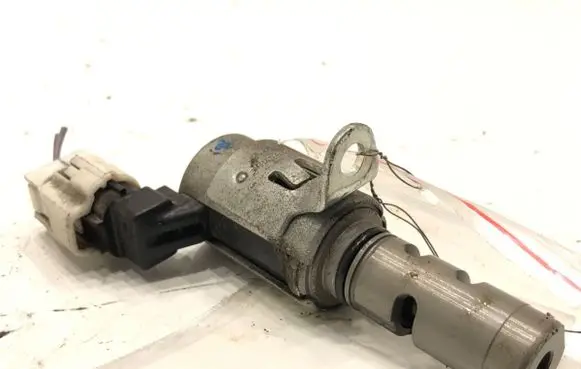 Volvo V40 Camshaft position sensor 