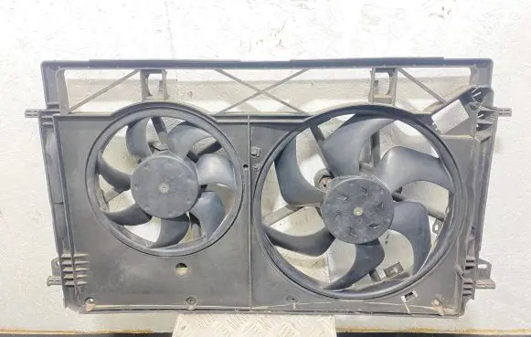 Opel Vivaro Radiator cooling fan shroud 214818795R 93868359 1180614X