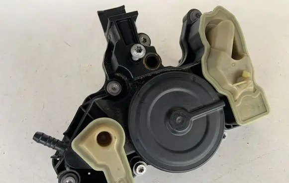 Audi Q5 SQ5 Oil breather separator 06K103495AN