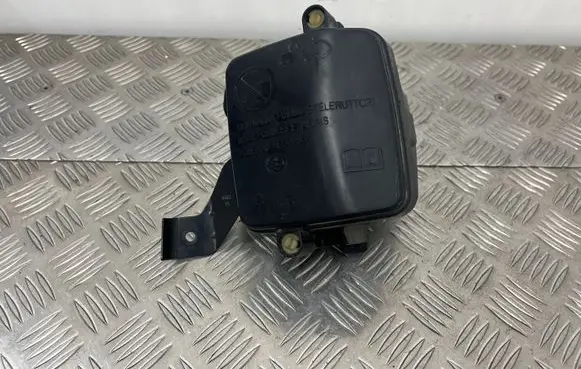 Alfa Romeo Stelvio Fuse box cover B422