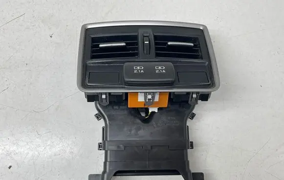 Rear air vent grill