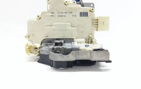 Audi Q3 8U Front door lock 8J2837016A