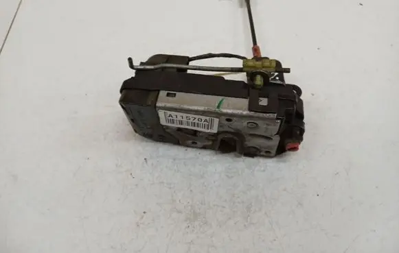 Opel Astra H Rear door lock
