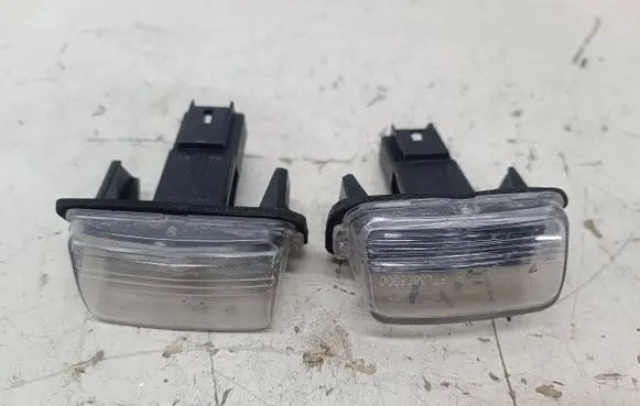 Peugeot 5008 Number plate light