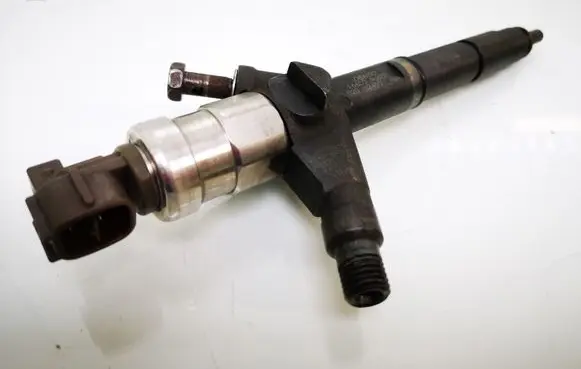 Nissan Primera Fuel injector 16600AU600 02D02450AU6 CD001212