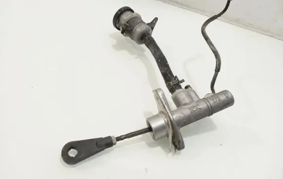 Hyundai Elantra Clutch master cylinder