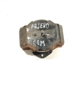 Mitsubishi Pajero Engine mount bracket