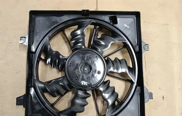 KIA Sportage Electric radiator cooling fan 25304N7071
