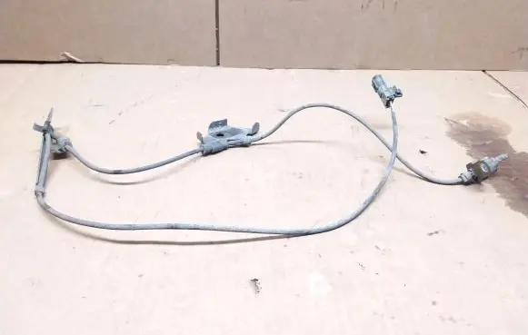 Toyota Prius+ (ZVW40) ABS brake wheel speed sensor