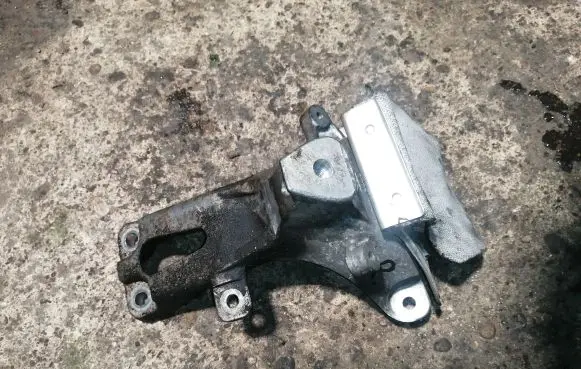 Audi A6 S6 C7 4G Engine mounting bracket 4G0199308E