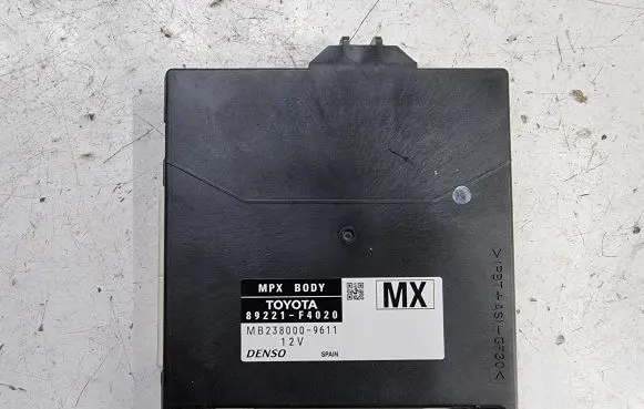 Toyota C-HR I Central body control module 89221F4010