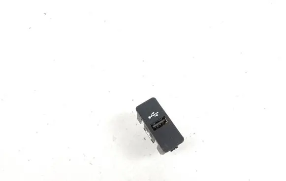 BMW 4 F32 F33 USB socket connector 9230248