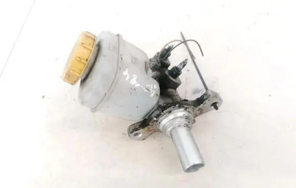 Subaru Legacy Master brake cylinder