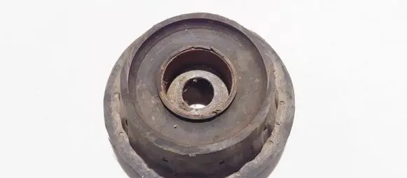 Volkswagen Golf III Coil spring mount 357412331