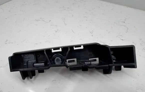 Audi A7 S7 4K8 Fender mounting bracket 4K8853921