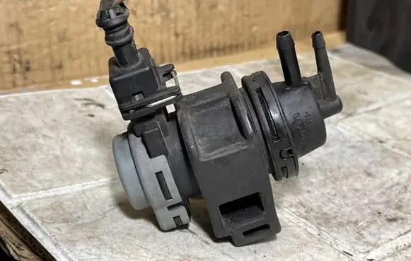 Renault Scenic II - Grand scenic II Turbo solenoid valve 8200201099