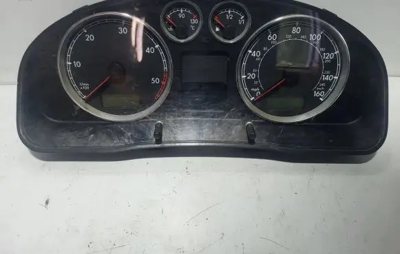 Volkswagen PASSAT B5.5 Speedometer (instrument cluster) 11008019806