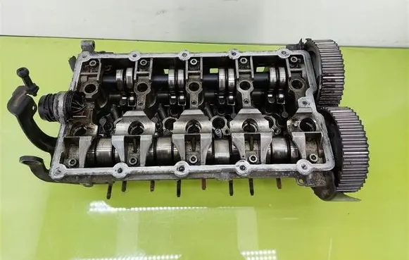 Volkswagen Golf V Engine head 03G103373A