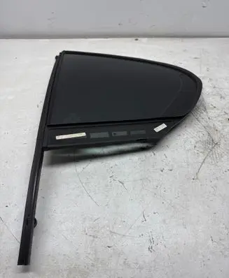BMW 7 G11 G12 Rear vent window glass 7384217