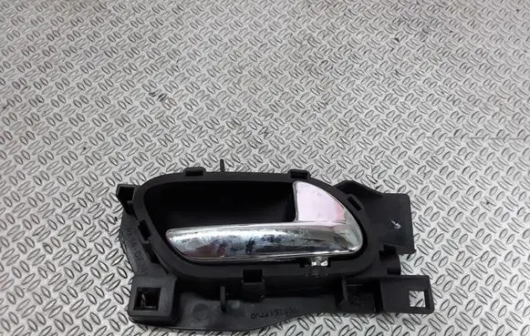 Peugeot 407 Front door interior handle