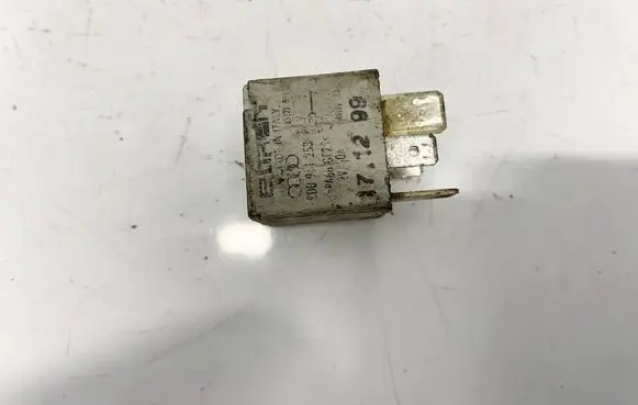 Audi A4 S4 B5 8D Other relay 8d0951253