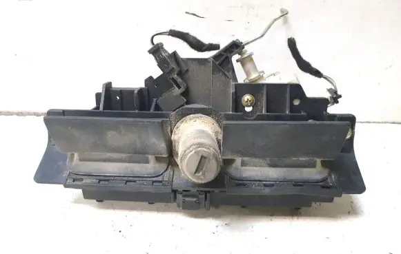 Audi A6 S6 C5 4B Loading door exterior handle 8D98275654B0827565