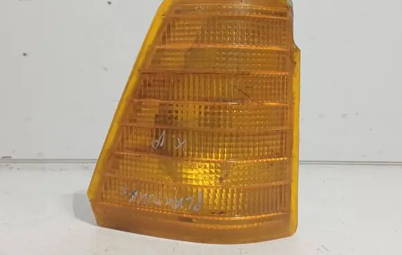 Mercedes-Benz 207 310 Front indicator light 32757R6 32757