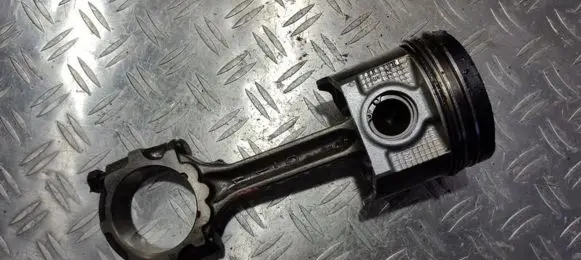 Nissan Almera N16 Piston with connecting rod