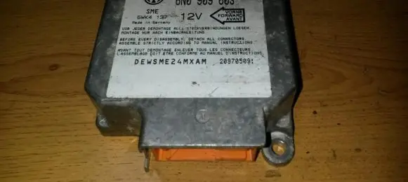 Volkswagen Golf III Airbag control unit/module 6N0909603 5WK4137