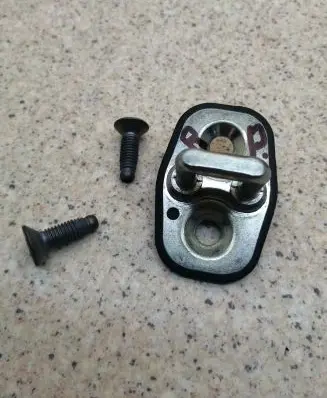 Opel Corsa F Front door lock loop/hook striker 9686482180